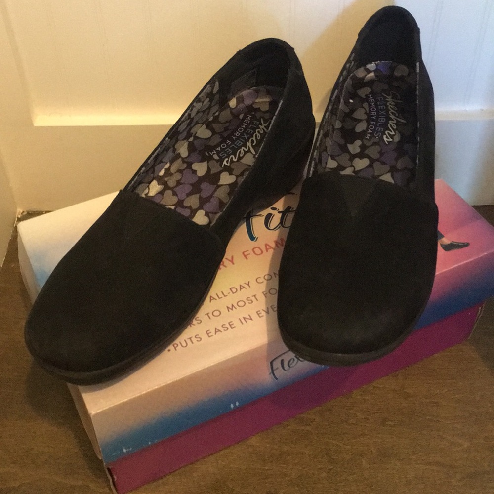 Sketchers Flexible Fit Memory Foam shoe